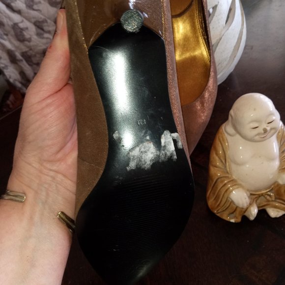 Heels - Picture 3 of 3